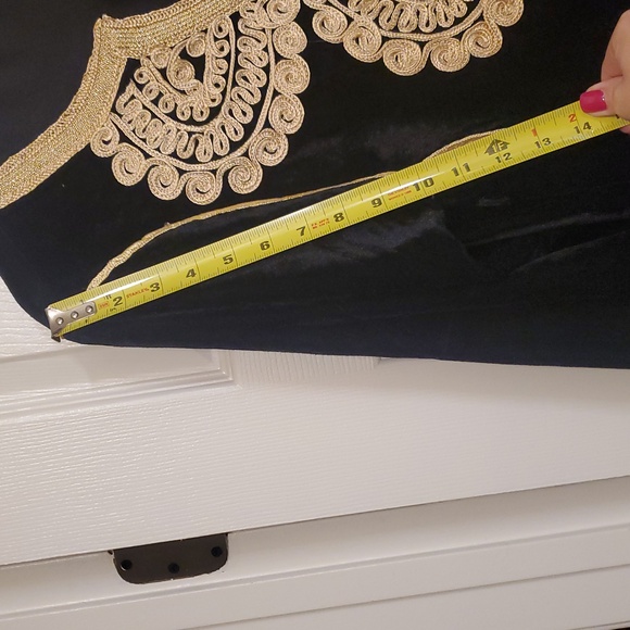 Elegant Black and Gold Embroidered Dress - Picture 10 of 10